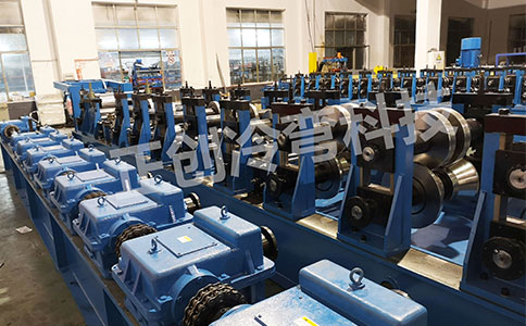 車廂板自動(dòng)成型機(jī)生產(chǎn)的不同種類的車廂板應(yīng)用方向有哪些不同