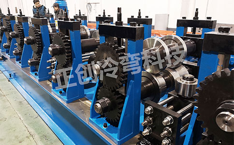 車廂板自動(dòng)成型機(jī)特點(diǎn)以及不同種類的車廂板應(yīng)用方向有哪些不同